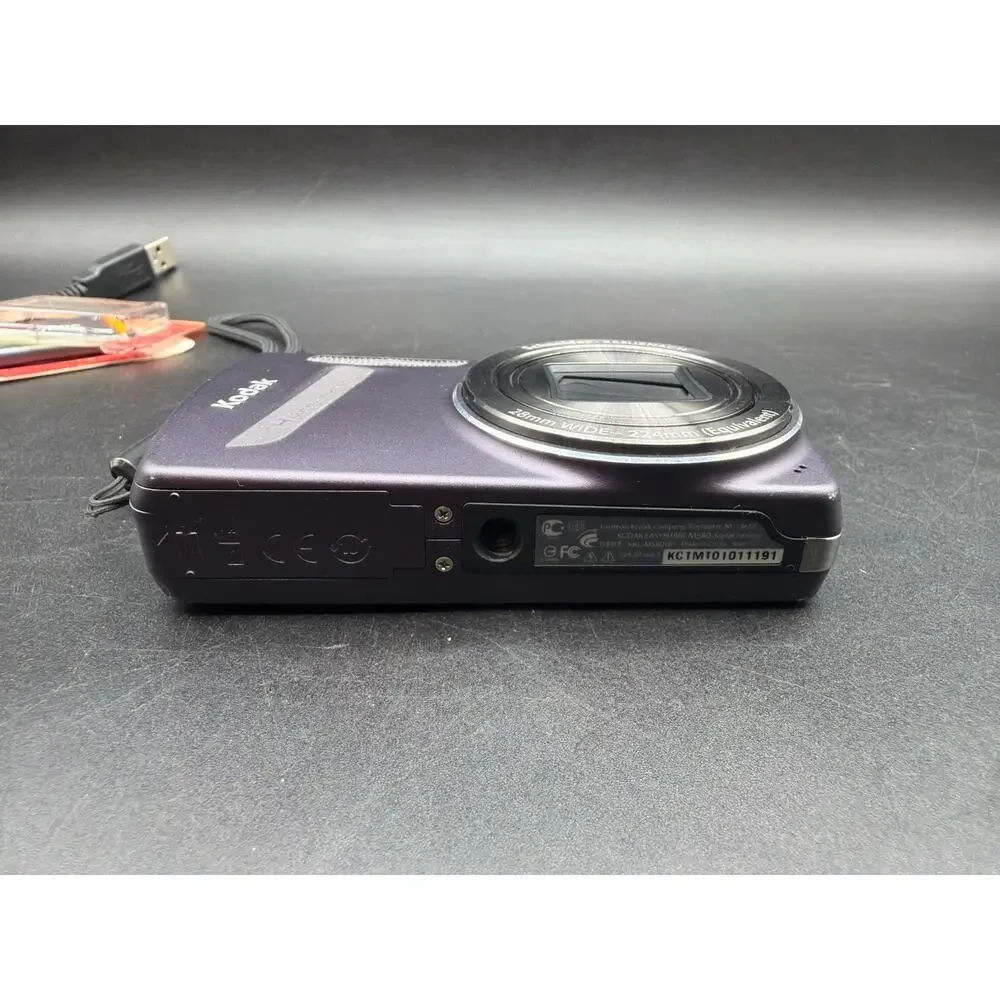 Kodak EasyShare M580 Purple 14MP CCD Camera 8X Zoom Tested Charger 2 Batteries